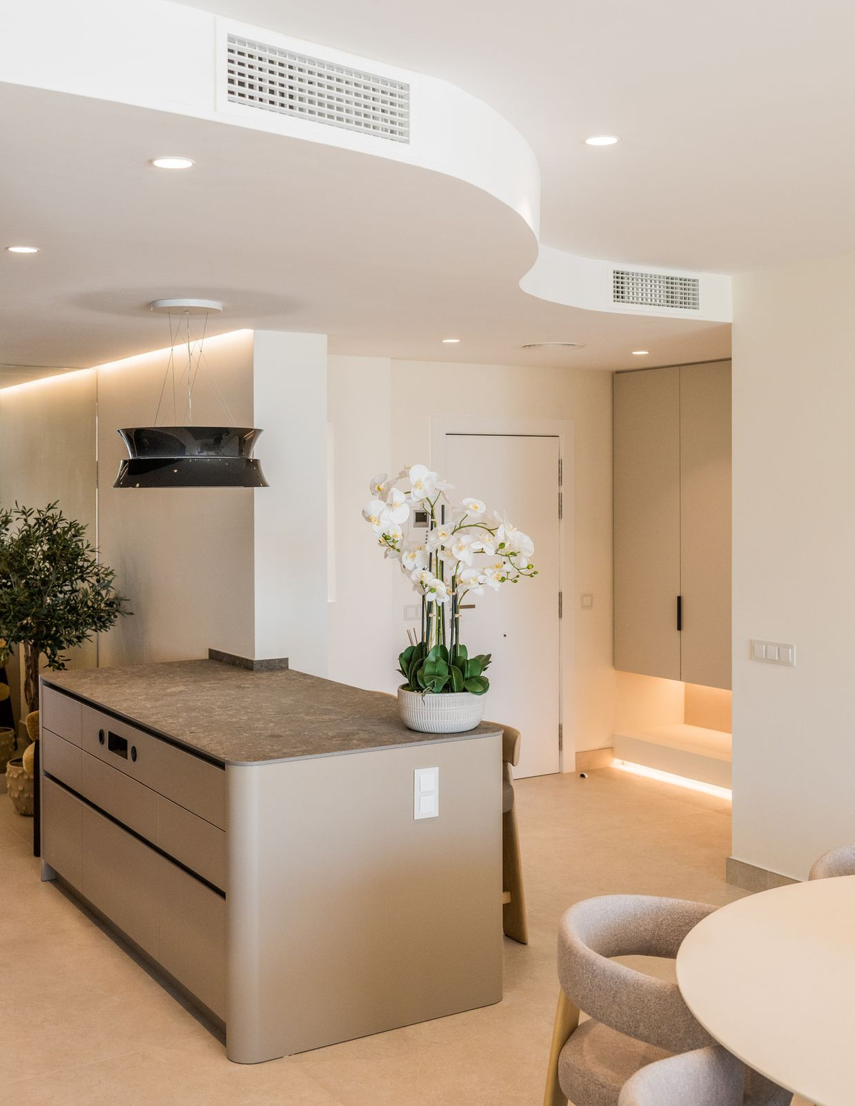 Aticos de 3 dormitorios en venta en Nueva Milla de Oro – R4875961 Aticos de 3 dormitorios en venta en Nueva Milla de Oro – R4875961
