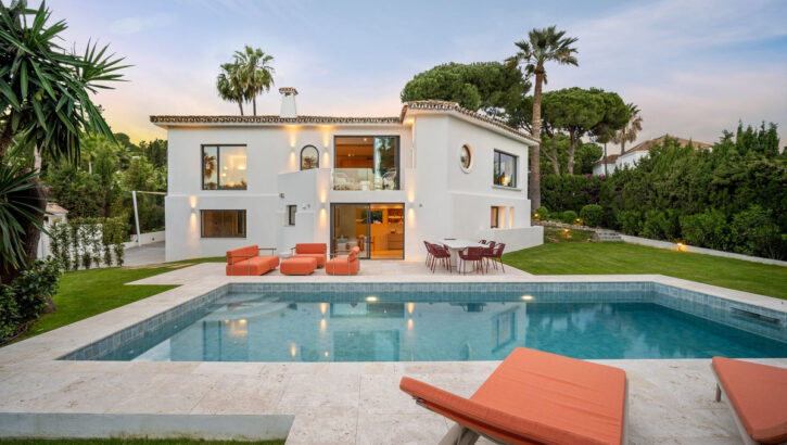 Villas de 4 dormitorios en venta en Nueva Andalucía – R5430469 Villas de 4 dormitorios en venta en Nueva Andalucía – R5430469 en