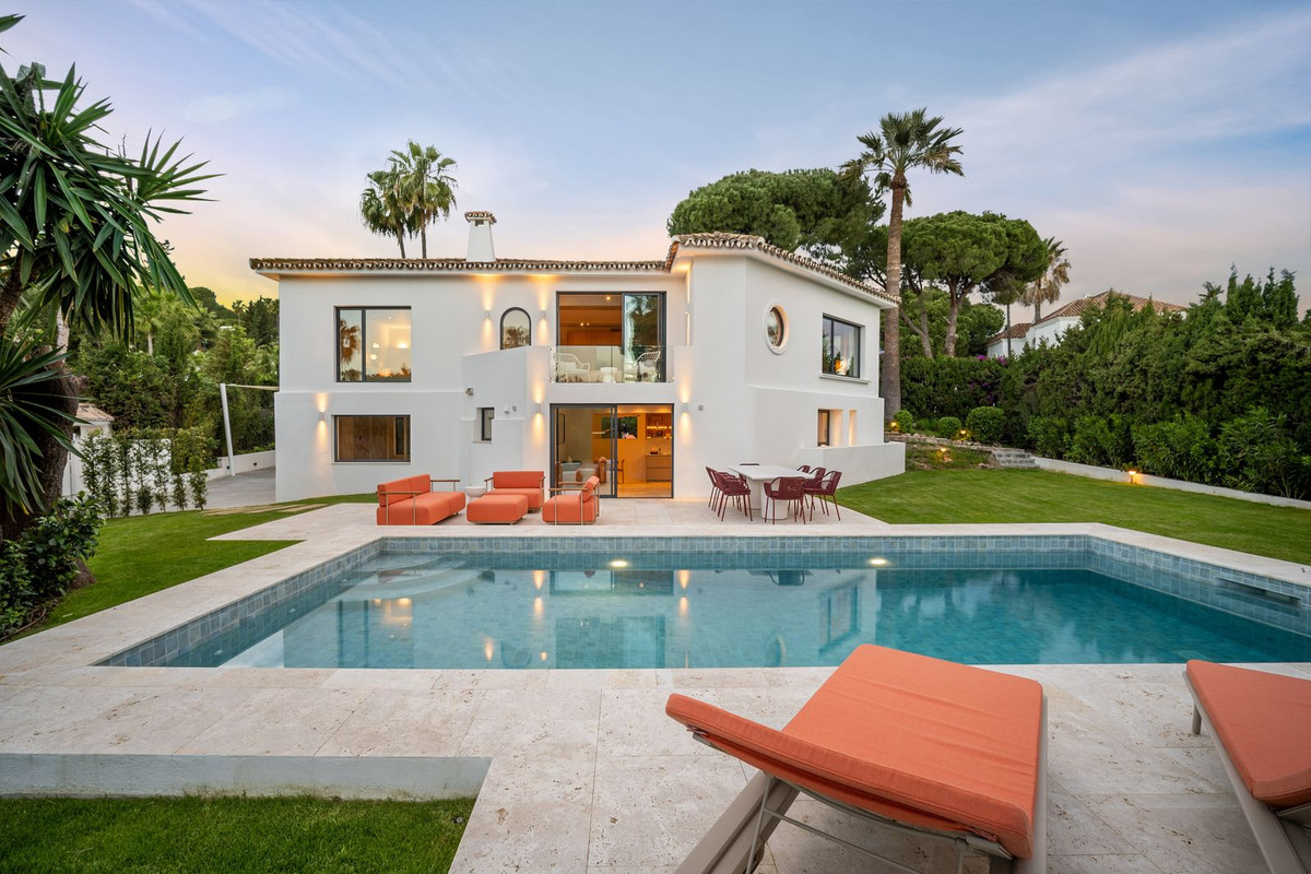 Villas de 4 dormitorios en venta en Nueva Andalucía – R5430469 Villas de 4 dormitorios en venta en Nueva Andalucía – R5430469