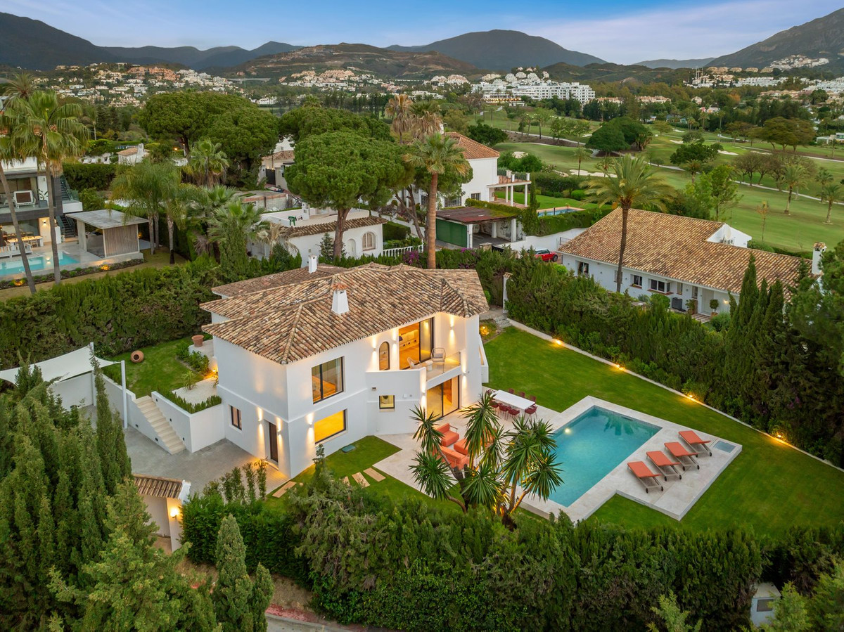 Villas de 4 dormitorios en venta en Nueva Andalucía – R5430469 Villas de 4 dormitorios en venta en Nueva Andalucía – R5430469