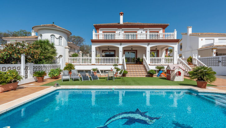 6 bedroom Villas for sale in San Pedro de Alcántara – R5014684 6 bedroom Villas for sale in San Pedro de Alcántara – R5014684 in
