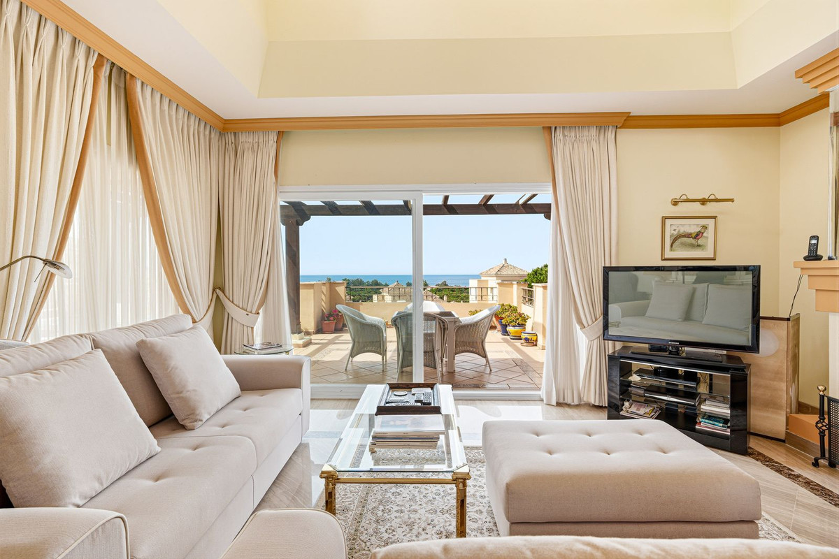 Apartamentos de 4 dormitorios en venta en Elviria – R5382913 Apartamentos de 4 dormitorios en venta en Elviria – R5382913