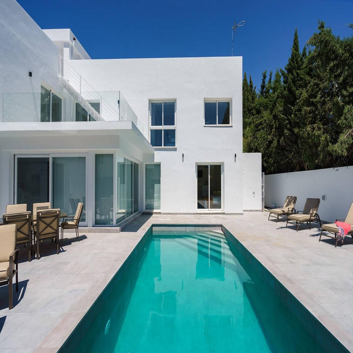 6 bedroom Villas for sale in Nueva Andalucía – R5431219 6 bedroom Villas for sale in Nueva Andalucía – R5431219
