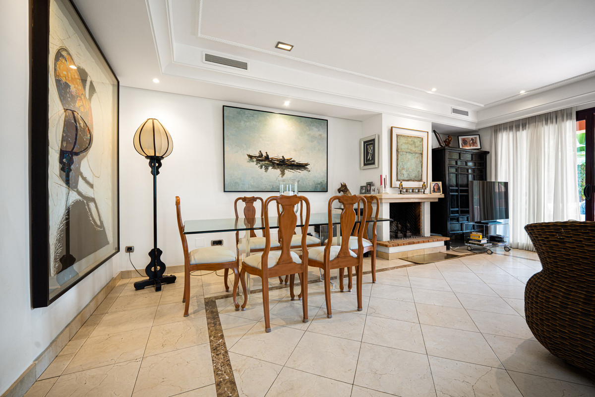 5 bedroom Townhouses for sale in Marbella – R5465002 5 bedroom Townhouses for sale in Marbella – R5465002