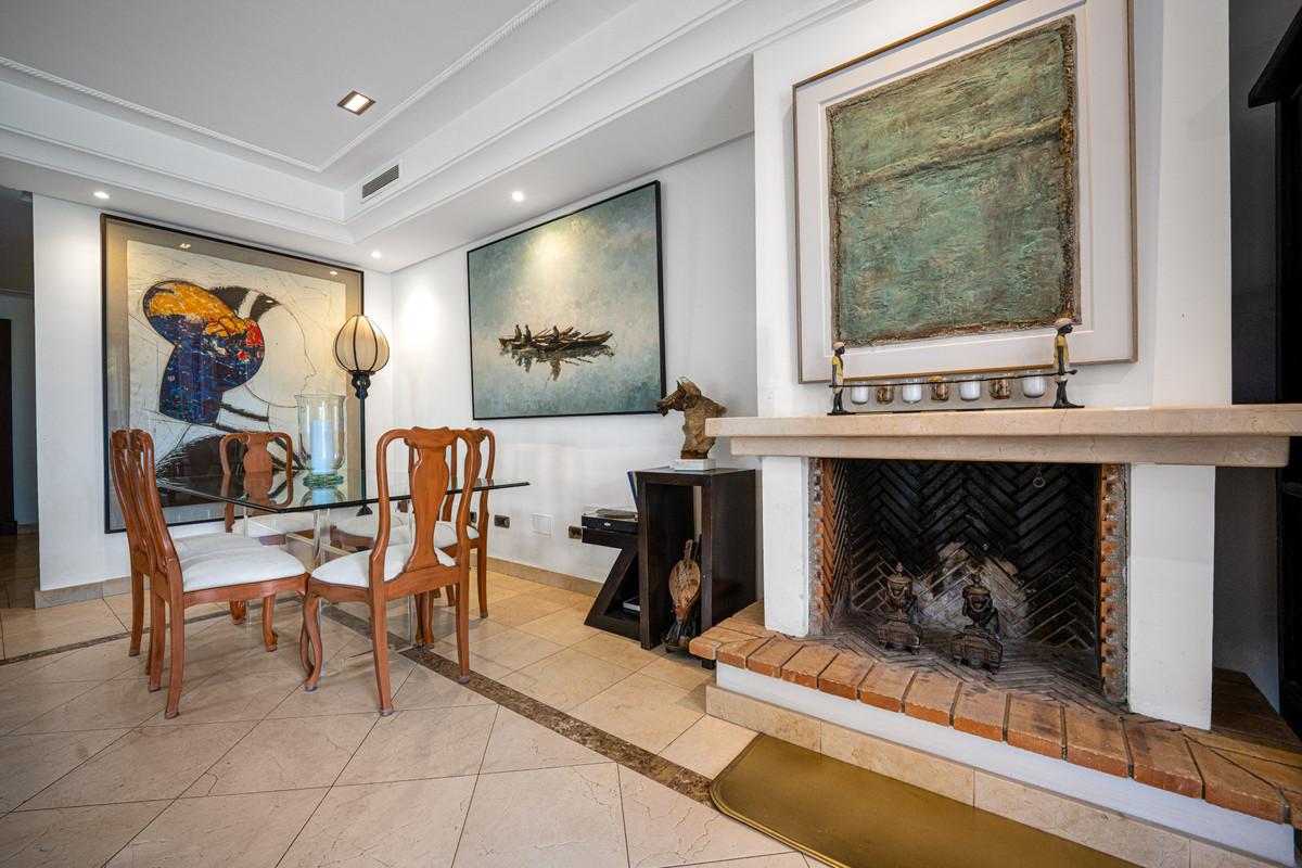 5 bedroom Townhouses for sale in Marbella – R5465002 5 bedroom Townhouses for sale in Marbella – R5465002