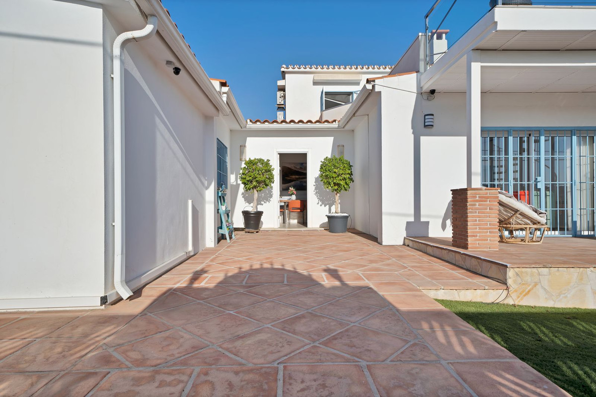 4 bedroom Villas for sale in San Pedro de Alcántara – R4942390 4 bedroom Villas for sale in San Pedro de Alcántara – R4942390