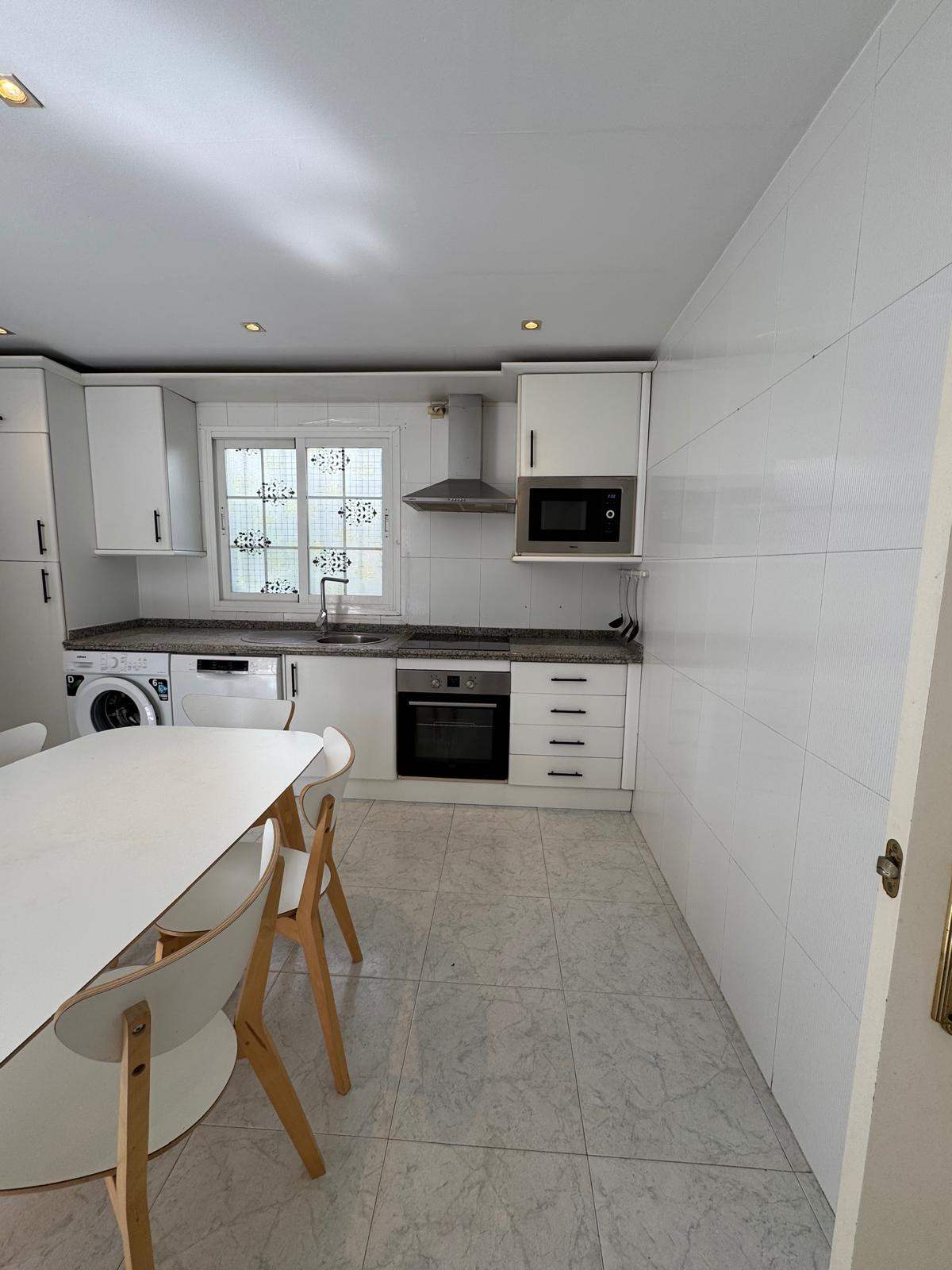Adosados de 3 dormitorios en venta en Milla de Oro – R5470636 Adosados de 3 dormitorios en venta en Milla de Oro – R5470636