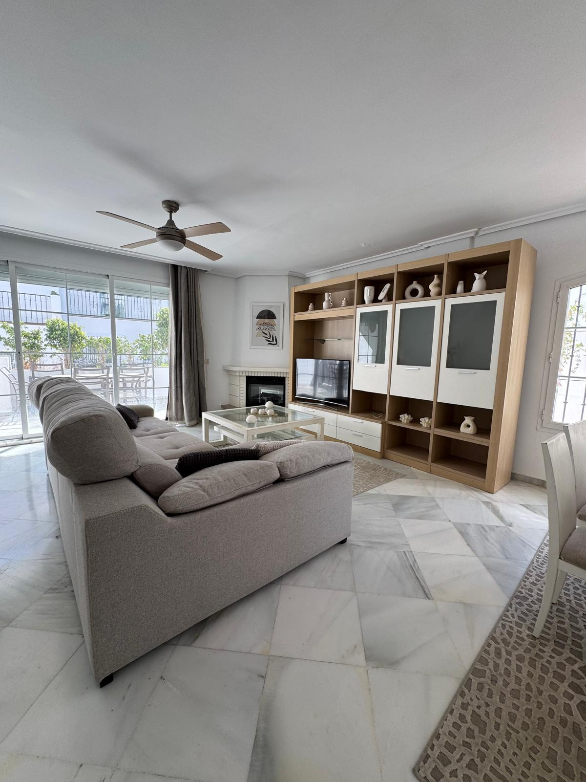 Adosados de 3 dormitorios en venta en Milla de Oro – R5470636 Adosados de 3 dormitorios en venta en Milla de Oro – R5470636