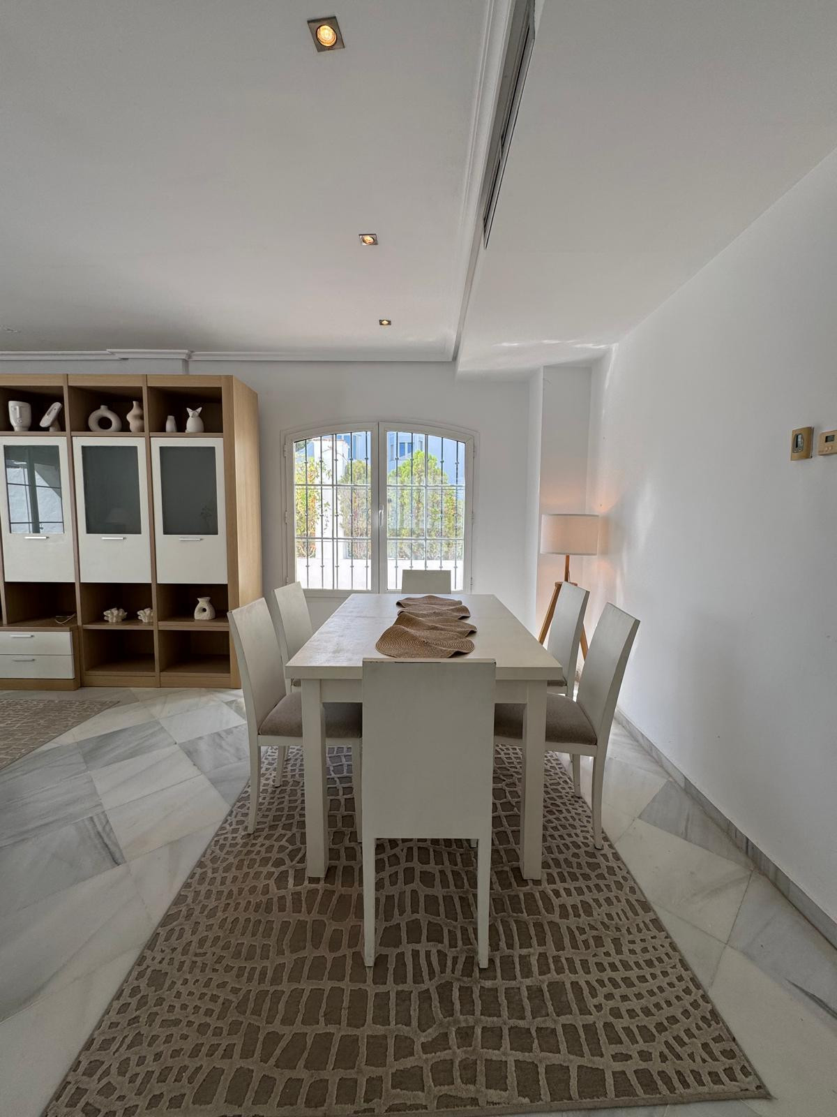 Adosados de 3 dormitorios en venta en Milla de Oro – R5470636 Adosados de 3 dormitorios en venta en Milla de Oro – R5470636
