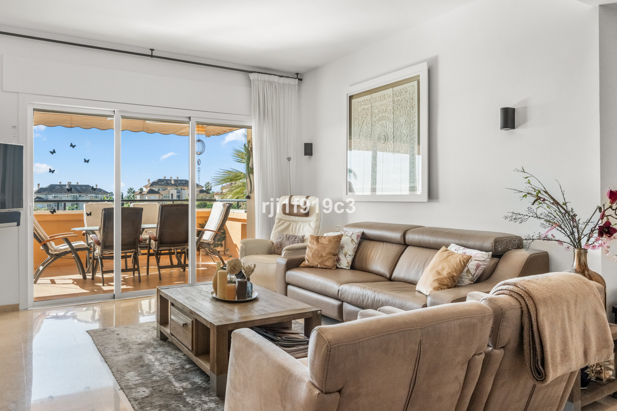 3 bedroom Apartments for sale in Elviria Hills – R5320297 3 bedroom Apartments for sale in Elviria Hills – R5320297