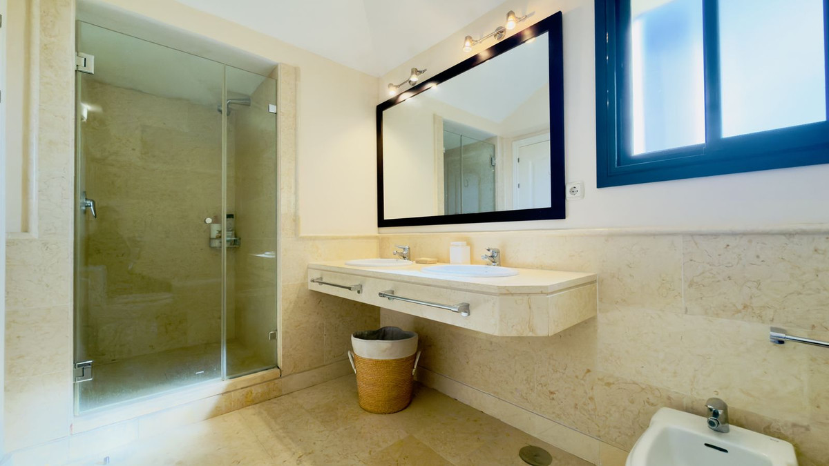 Apartamentos de 3 dormitorios en venta en Benahavís – R5298325 Apartamentos de 3 dormitorios en venta en Benahavís – R5298325