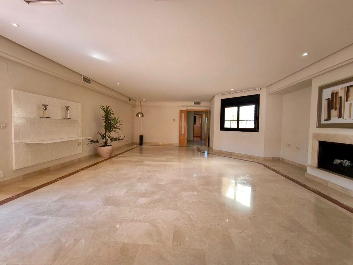 Aticos de 3 dormitorios en venta en Puerto Banús – R5402251 Aticos de 3 dormitorios en venta en Puerto Banús – R5402251