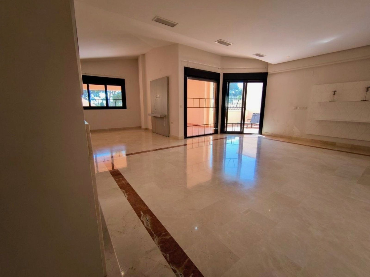Aticos de 3 dormitorios en venta en Puerto Banús – R5402251 Aticos de 3 dormitorios en venta en Puerto Banús – R5402251