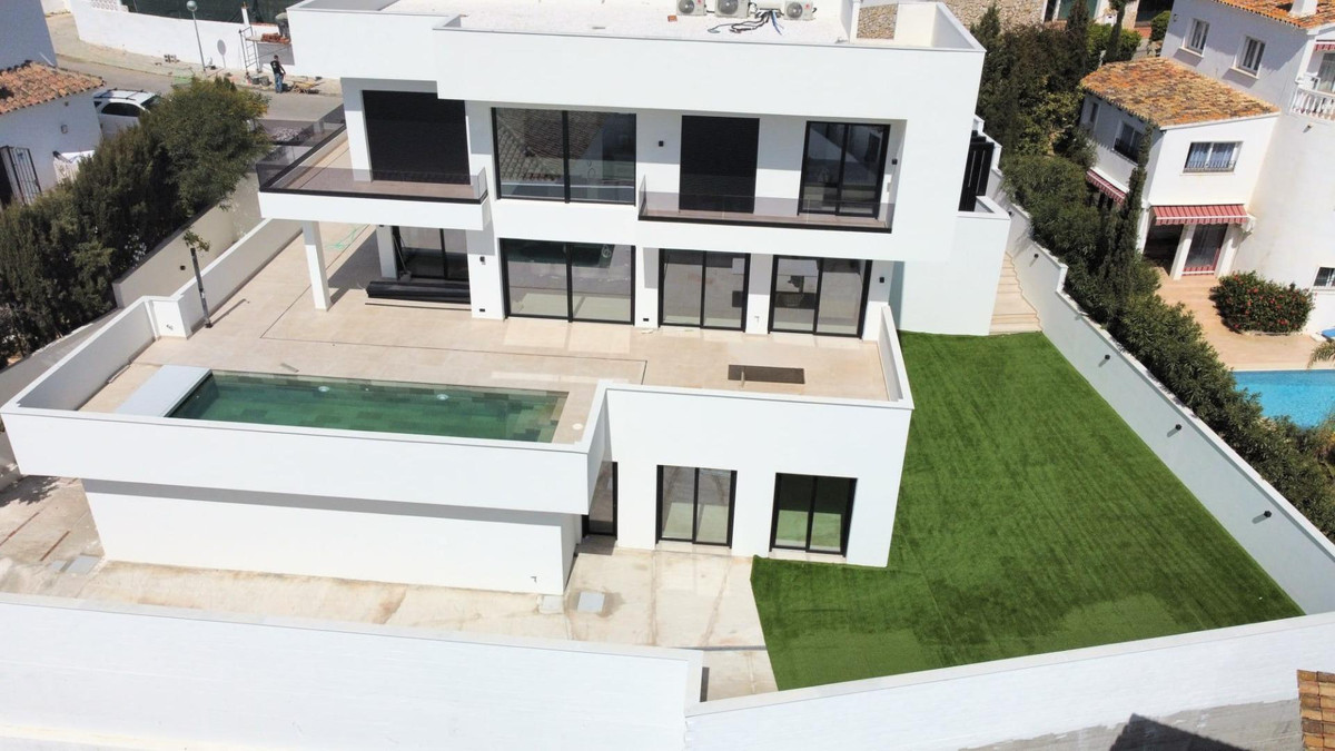 3 bedroom Villas for sale in Riviera del Sol – R5436361 3 bedroom Villas for sale in Riviera del Sol – R5436361