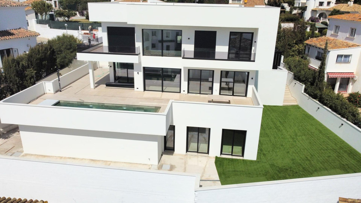 3 bedroom Villas for sale in Riviera del Sol – R5436361 3 bedroom Villas for sale in Riviera del Sol – R5436361