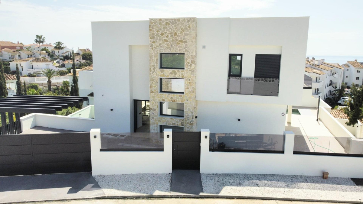 3 bedroom Villas for sale in Riviera del Sol – R5436361 3 bedroom Villas for sale in Riviera del Sol – R5436361