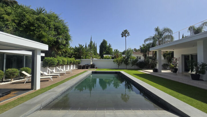 Villas de 5 dormitorios en venta en Nueva Andalucía – R5421925 Villas de 5 dormitorios en venta en Nueva Andalucía – R5421925 en
