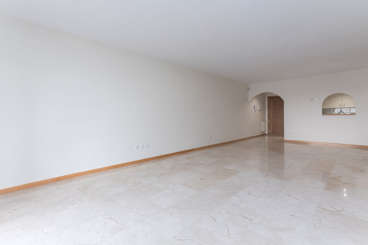 Apartamentos de 3 dormitorios en venta en Guadalmina Alta – R3765832 Apartamentos de 3 dormitorios en venta en Guadalmina Alta – R3765832