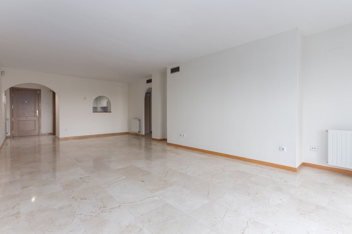 Apartamentos de 3 dormitorios en venta en Guadalmina Alta – R3765832 Apartamentos de 3 dormitorios en venta en Guadalmina Alta – R3765832