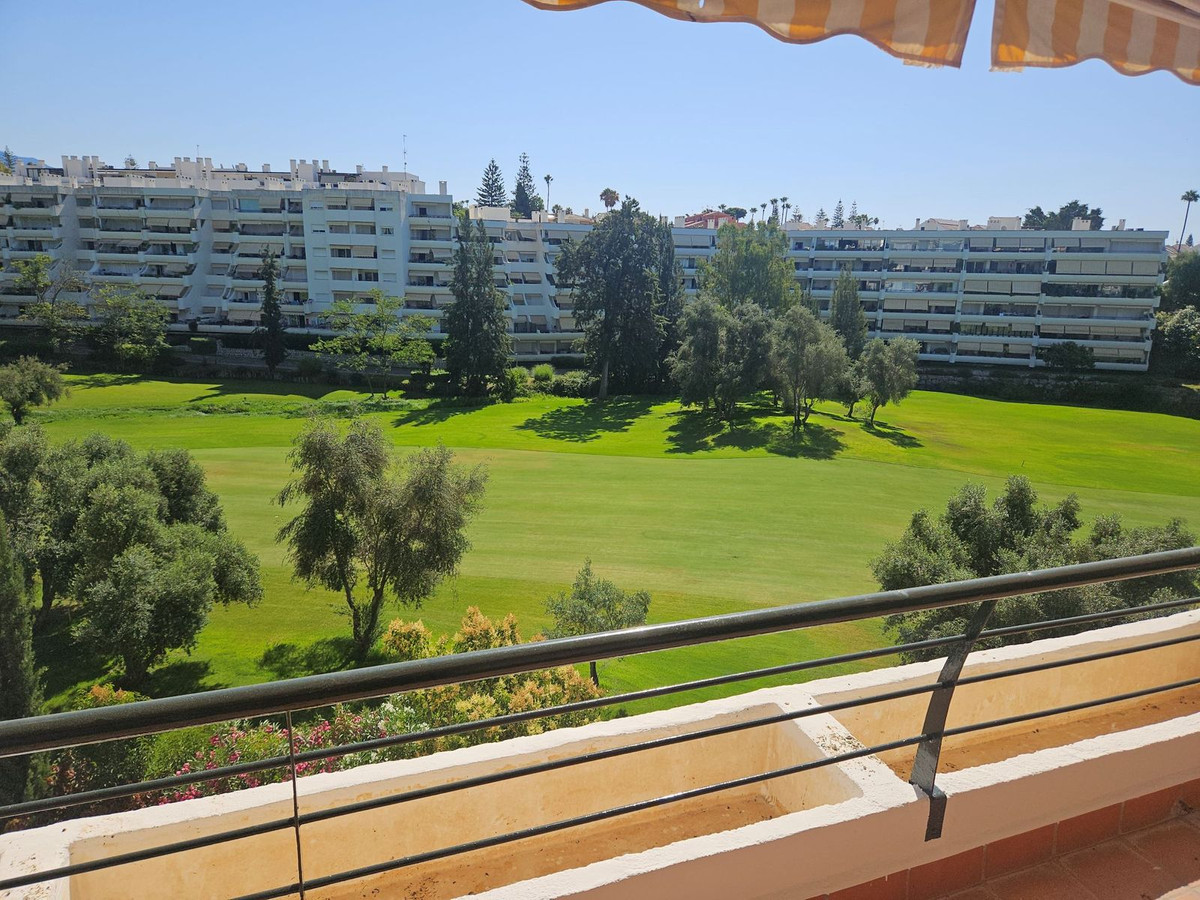 Apartamentos de 3 dormitorios en venta en Guadalmina Alta – R3765832 Apartamentos de 3 dormitorios en venta en Guadalmina Alta – R3765832