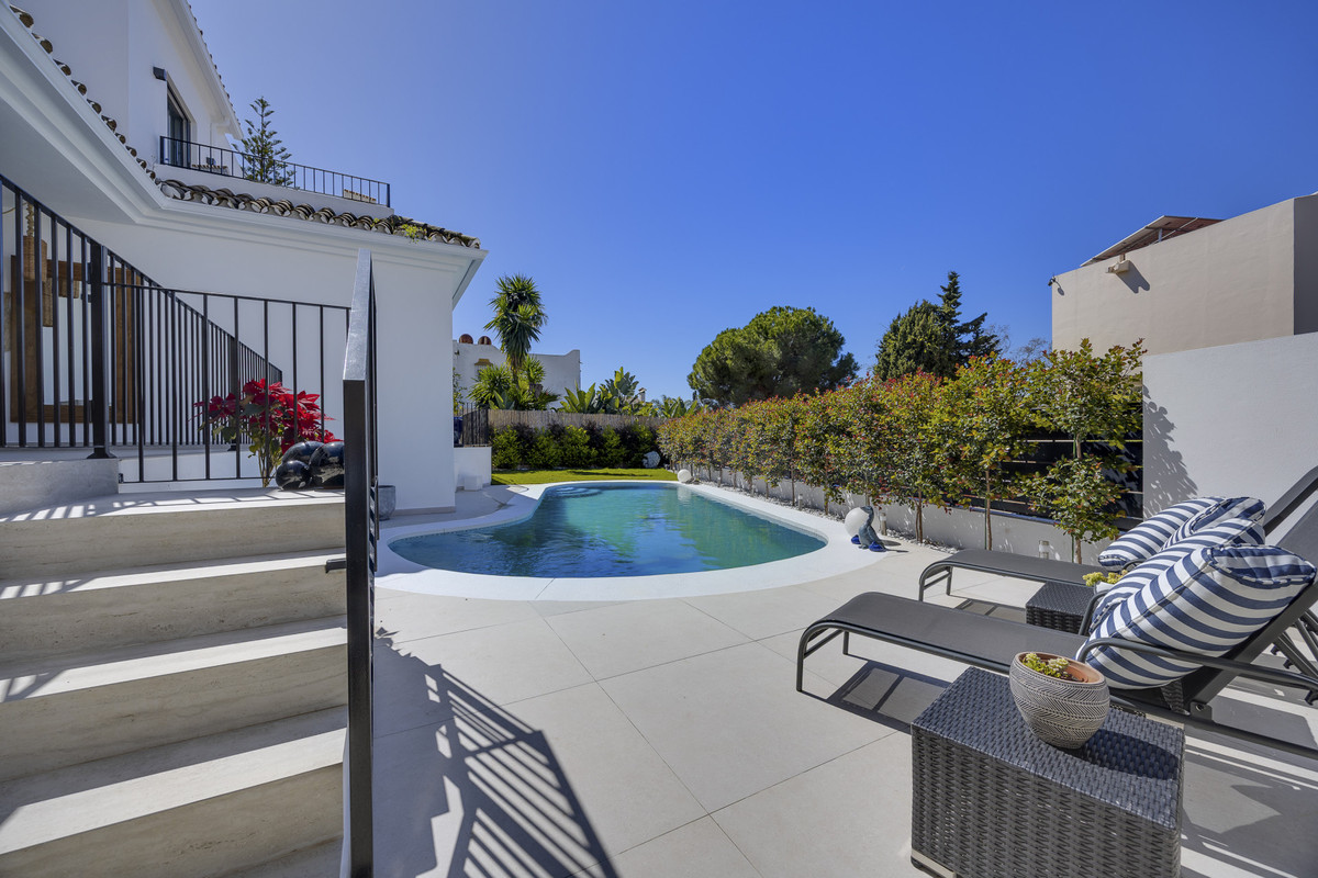 5 bedroom Villas for sale in Guadalmina Alta – R5264038 5 bedroom Villas for sale in Guadalmina Alta – R5264038