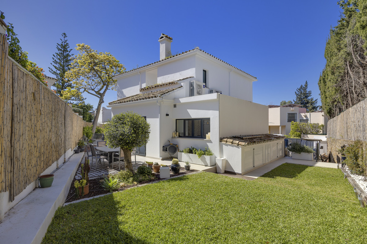 5 bedroom Villas for sale in Guadalmina Alta – R5264038 5 bedroom Villas for sale in Guadalmina Alta – R5264038