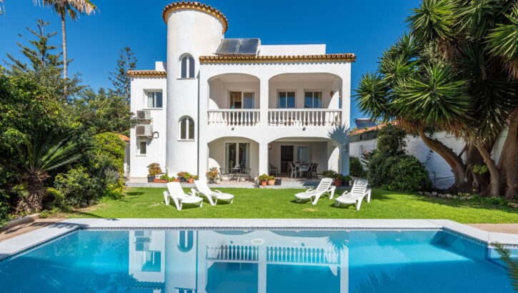 Villas de 4 dormitorios en venta en San Pedro de Alcántara – R5310613 Villas de 4 dormitorios en venta en San Pedro de Alcántara – R5310613 en