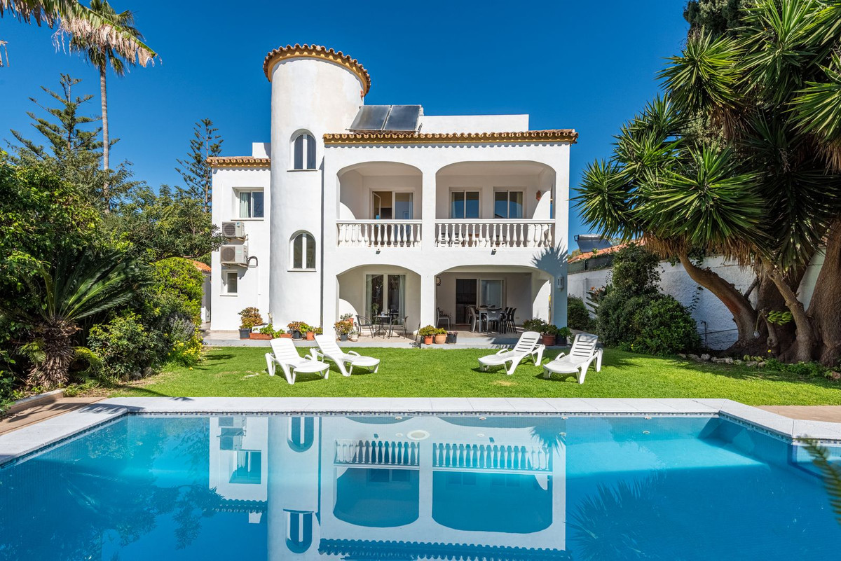 Villas de 4 dormitorios en venta en San Pedro de Alcántara – R5310613 Villas de 4 dormitorios en venta en San Pedro de Alcántara – R5310613