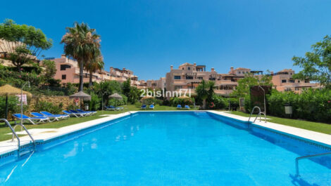 3 bedroom Apartments for sale in Elviria – R5354098