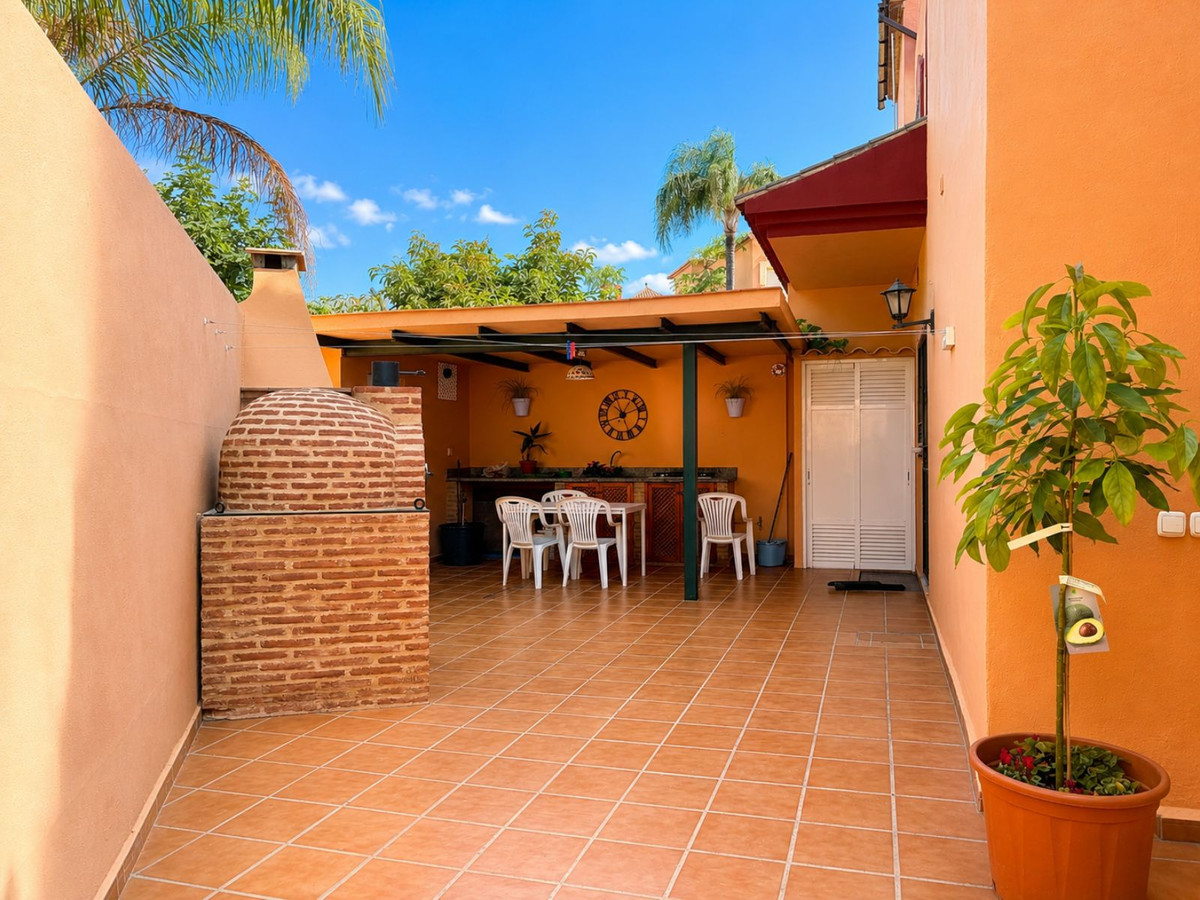 7 bedroom Semi-detached for sale in Marbella – R5431204 7 bedroom Semi-detached for sale in Marbella – R5431204