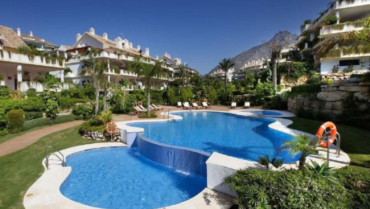 Apartamentos de 4 dormitorios en venta en Milla de Oro – R4409695 Apartamentos de 4 dormitorios en venta en Milla de Oro – R4409695 en