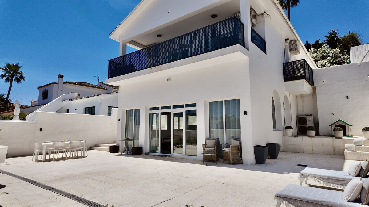 Villas de 4 dormitorios en venta en Nueva Andalucía – R5063872 Villas de 4 dormitorios en venta en Nueva Andalucía – R5063872