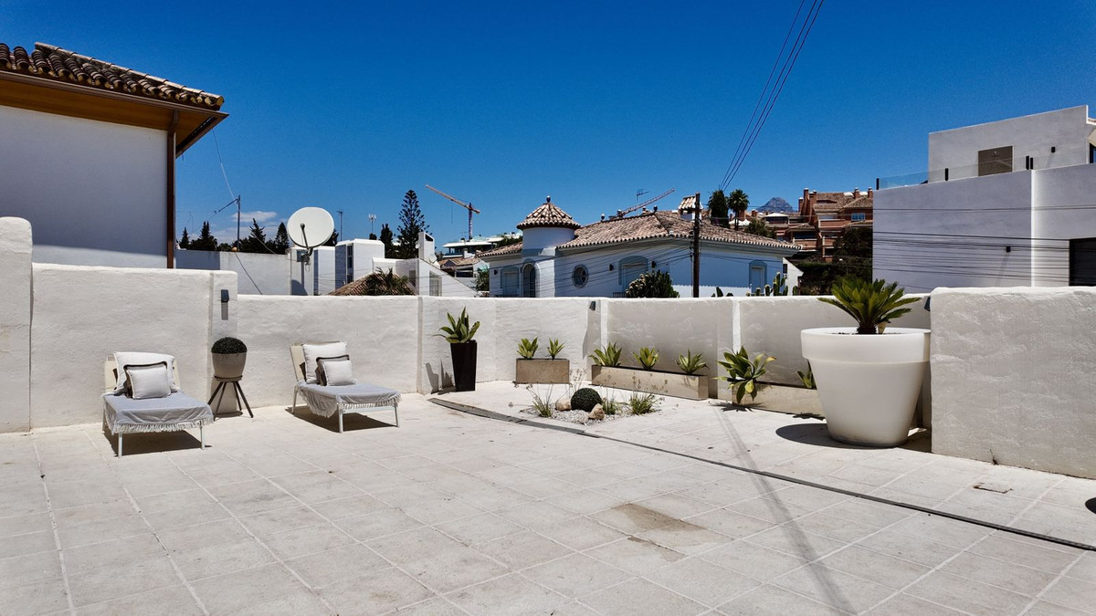Villas de 4 dormitorios en venta en Nueva Andalucía – R5063872 Villas de 4 dormitorios en venta en Nueva Andalucía – R5063872