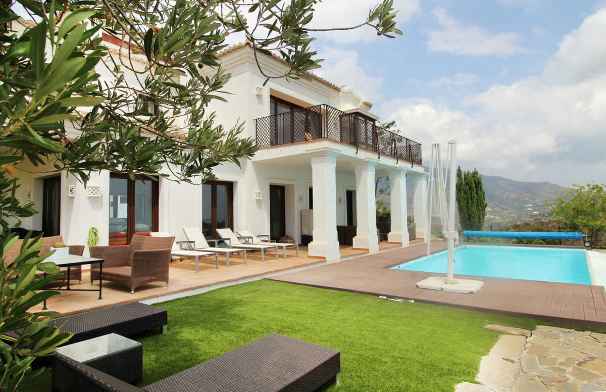 5 bedroom Villas for sale in Benahavís – R3250426 5 bedroom Villas for sale in Benahavís – R3250426