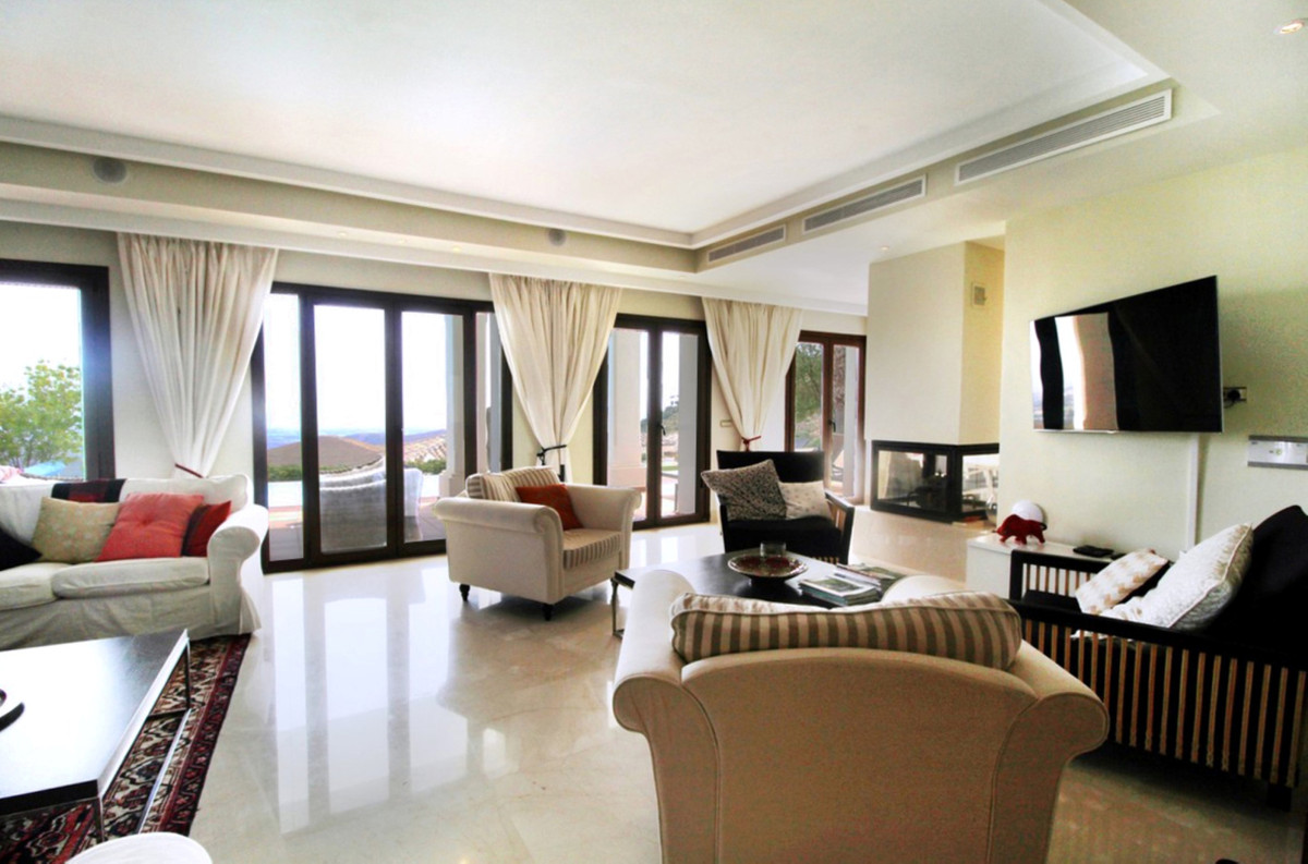 5 bedroom Villas for sale in Benahavís – R3250426 5 bedroom Villas for sale in Benahavís – R3250426