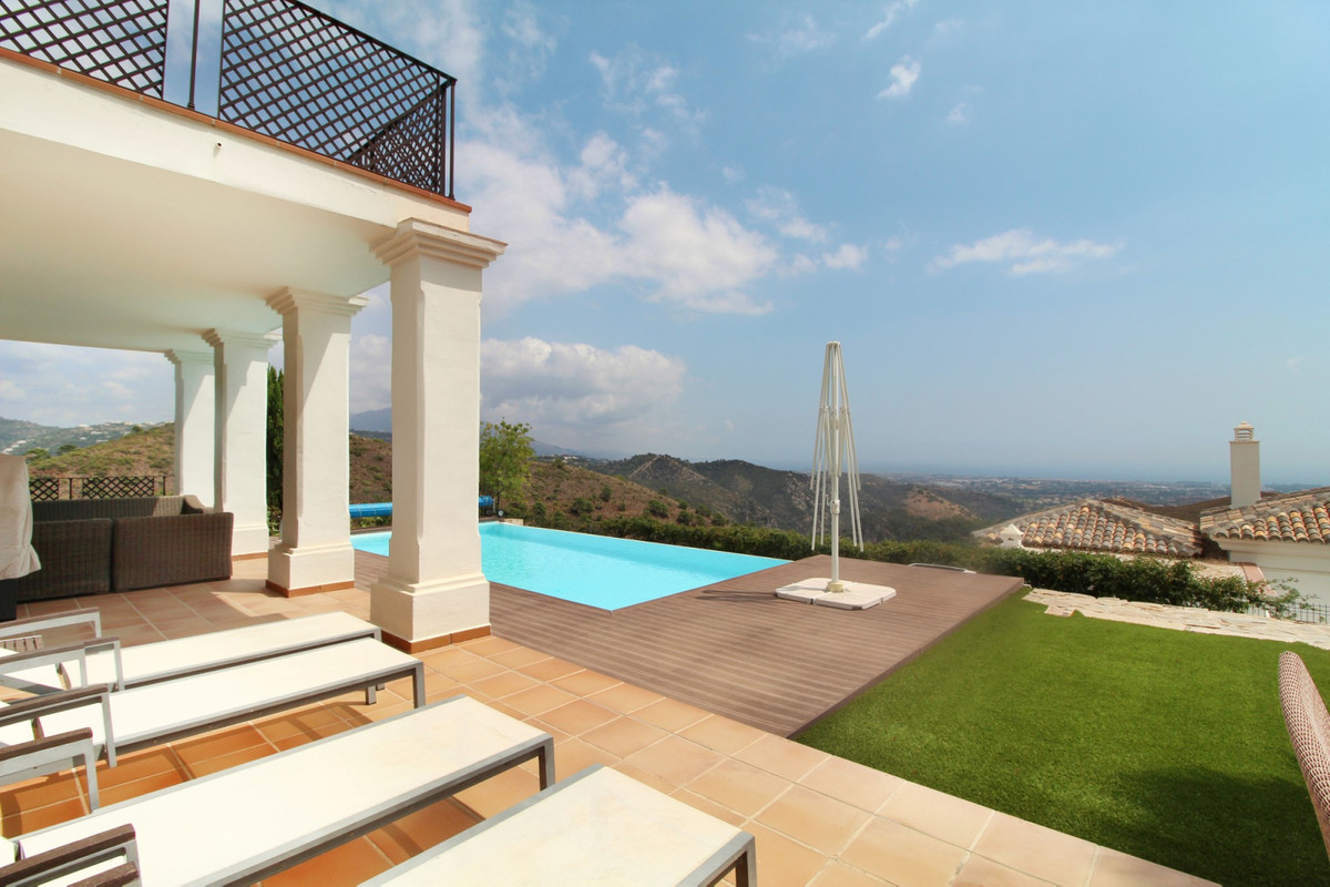 5 bedroom Villas for sale in Benahavís – R3250426 5 bedroom Villas for sale in Benahavís – R3250426