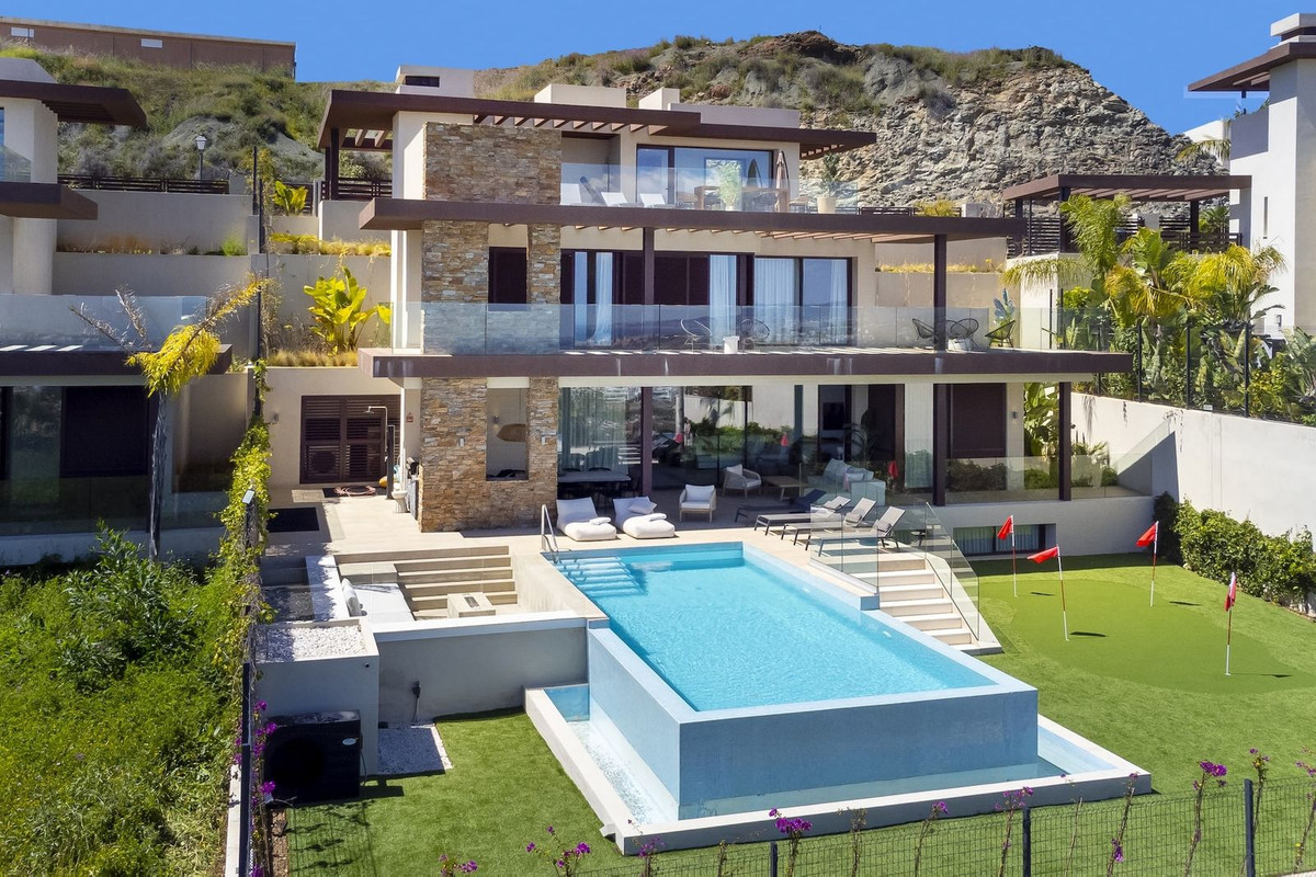5 bedroom Villas for sale in Benahavís – R5430571 5 bedroom Villas for sale in Benahavís – R5430571