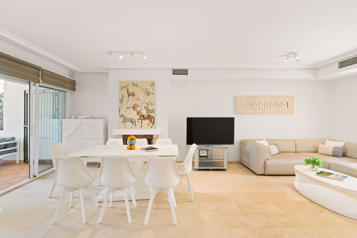 Adosados de 4 dormitorios en venta en Costabella – R5382004 Adosados de 4 dormitorios en venta en Costabella – R5382004