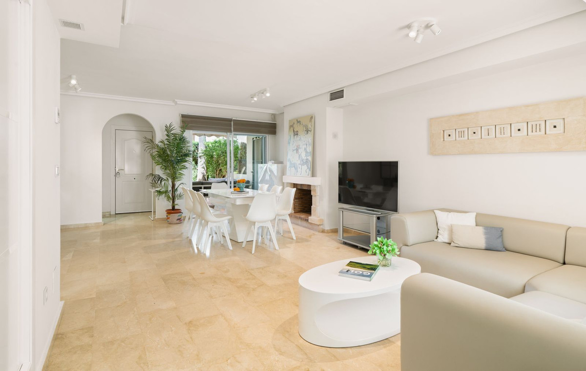 Adosados de 4 dormitorios en venta en Costabella – R5382004 Adosados de 4 dormitorios en venta en Costabella – R5382004