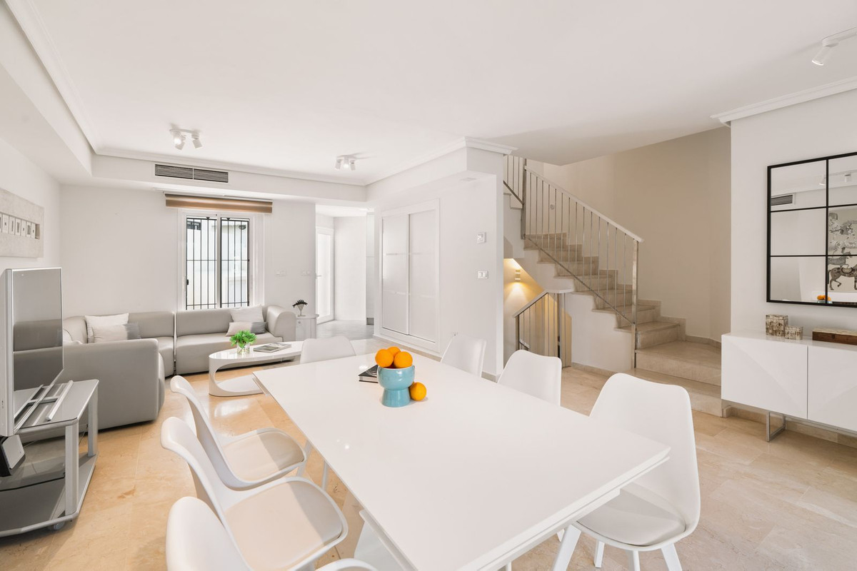 Adosados de 4 dormitorios en venta en Costabella – R5382004 Adosados de 4 dormitorios en venta en Costabella – R5382004