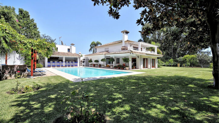 Villas de 5 dormitorios en venta en Atalaya – R3979624 Villas de 5 dormitorios en venta en Atalaya – R3979624 en