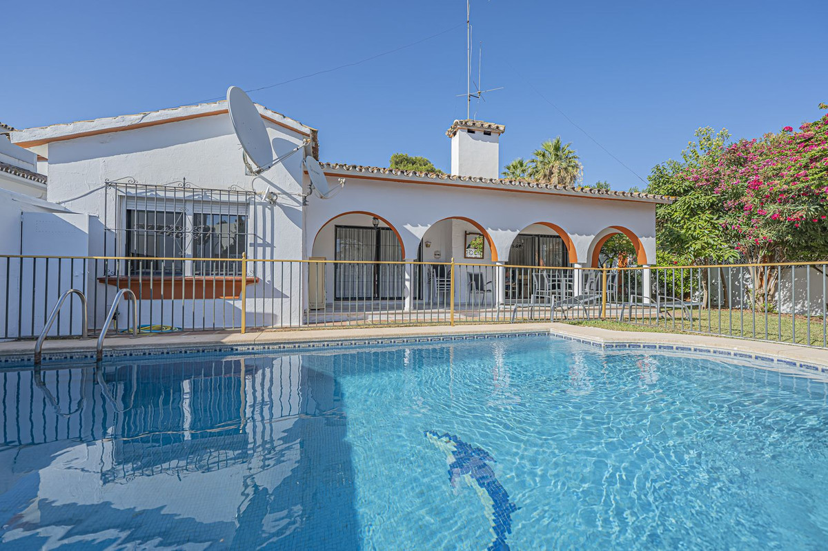 4 bedroom Villas for sale in Nueva Andalucía – R5434816 4 bedroom Villas for sale in Nueva Andalucía – R5434816