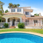 5 bedroom Villas for sale in Calahonda – R5440537 5 bedroom Villas for sale in Calahonda – R5440537