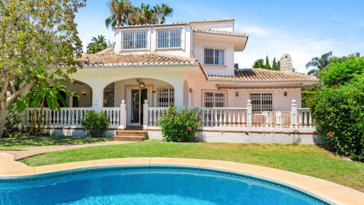 5 bedroom Villas for sale in Calahonda – R5440537 5 bedroom Villas for sale in Calahonda – R5440537 in