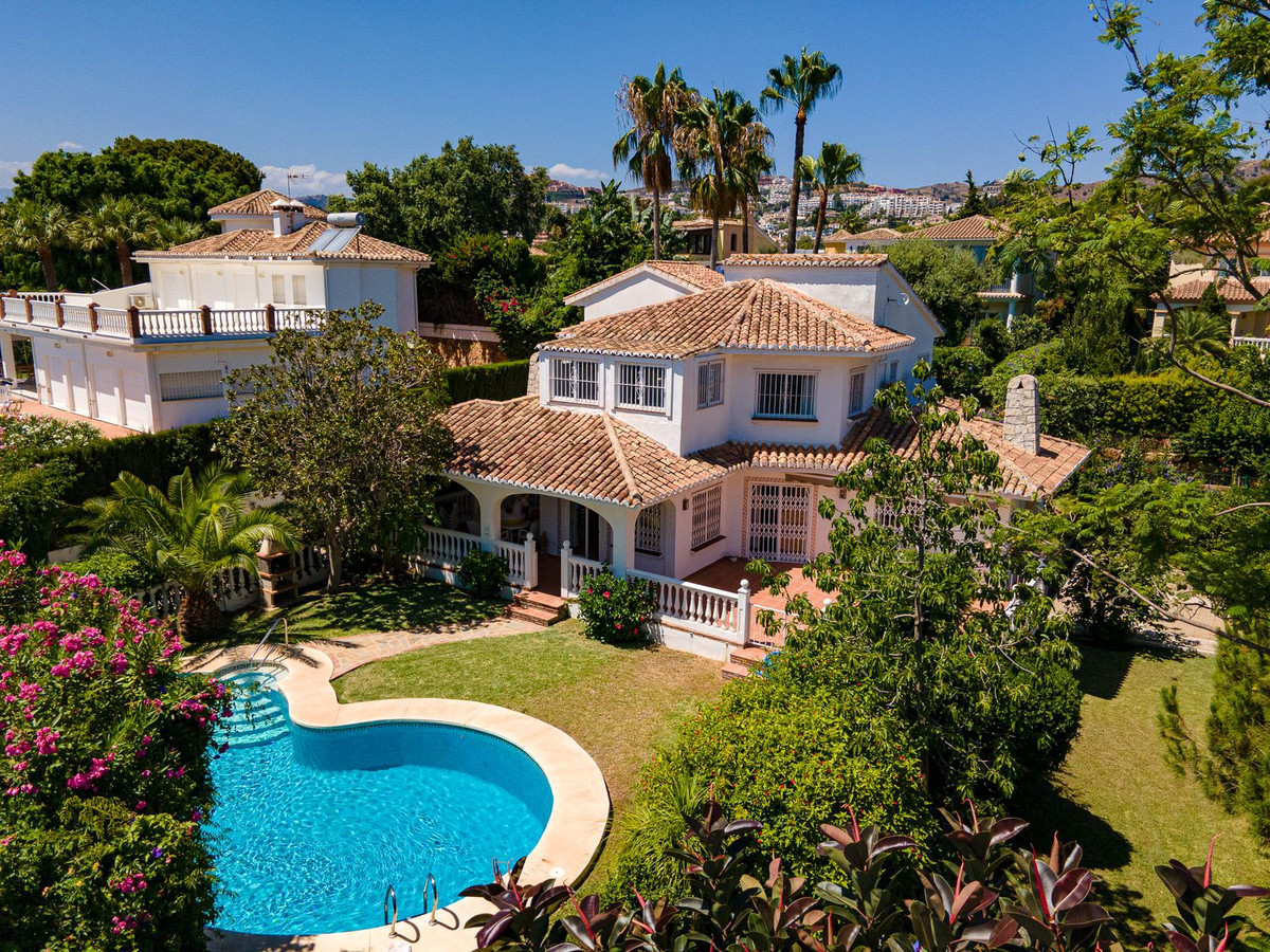 5 bedroom Villas for sale in Calahonda – R5440537 5 bedroom Villas for sale in Calahonda – R5440537