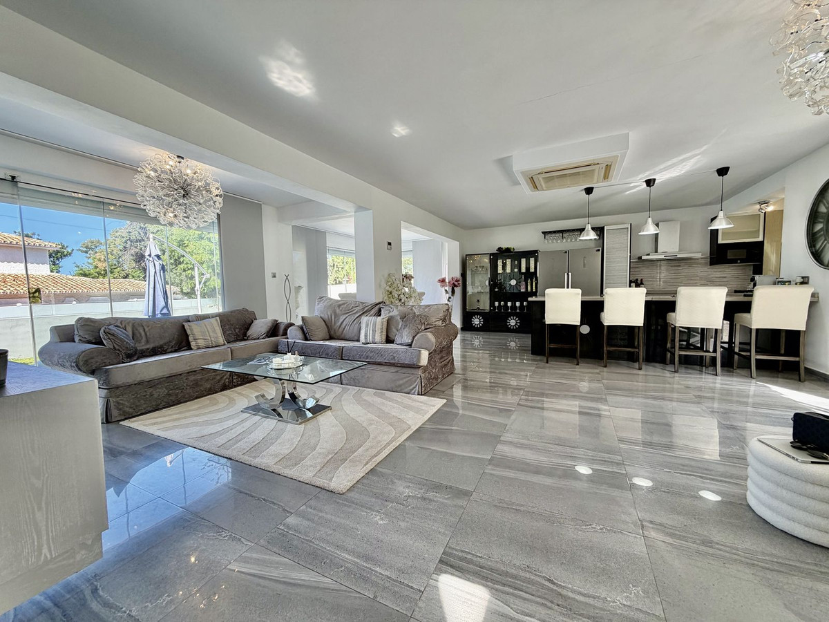 4 bedroom Villas for sale in Cabopino – R5407798 4 bedroom Villas for sale in Cabopino – R5407798
