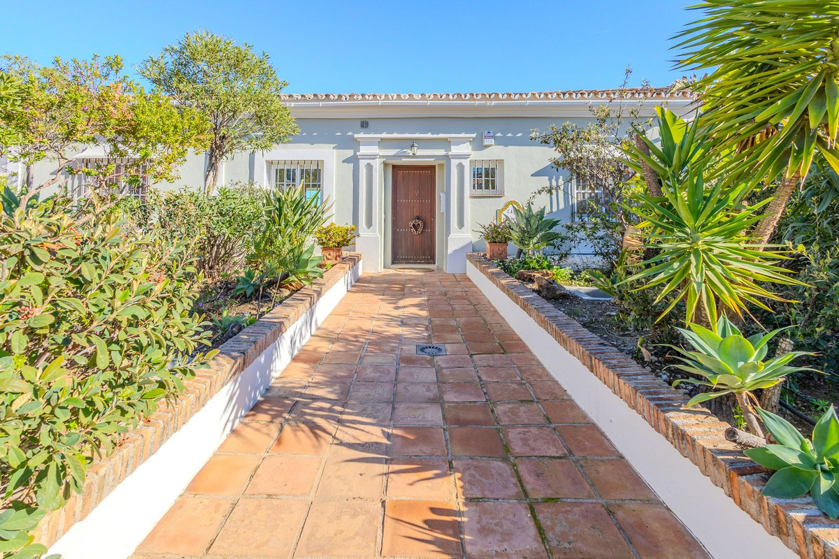 4 bedroom Townhouses for sale in Nueva Andalucía – R5253085 4 bedroom Townhouses for sale in Nueva Andalucía – R5253085