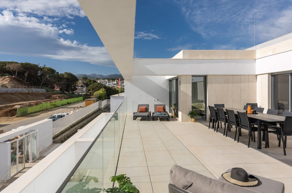 3 bedroom Penthouses for sale in Elviria – R5216506 3 bedroom Penthouses for sale in Elviria – R5216506