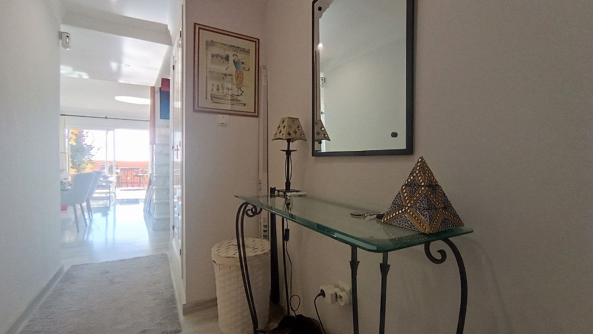 2 bedroom Apartments for sale in Calahonda – R5459215