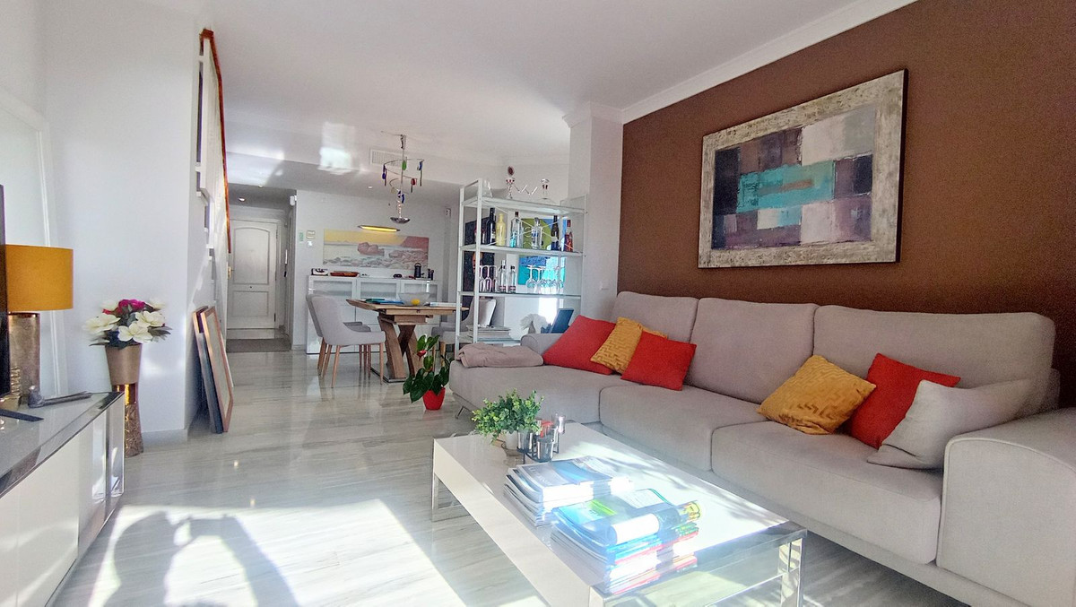 2 bedroom Apartments for sale in Calahonda – R5459215
